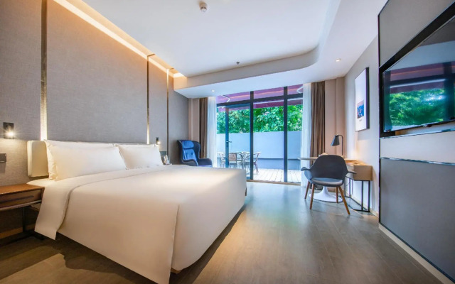 Shenzhen Huaqiangbei Zhenxing Road Atour Hotel