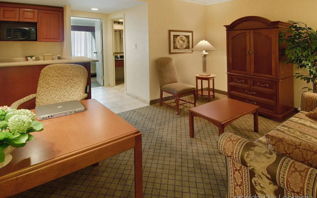 Holiday Inn Hotel & Suites Oakville @ Bronte by IHG