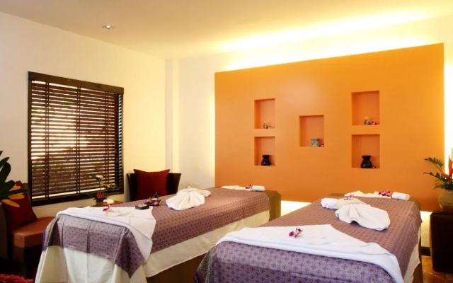 All Seasons Naiharn Phuket