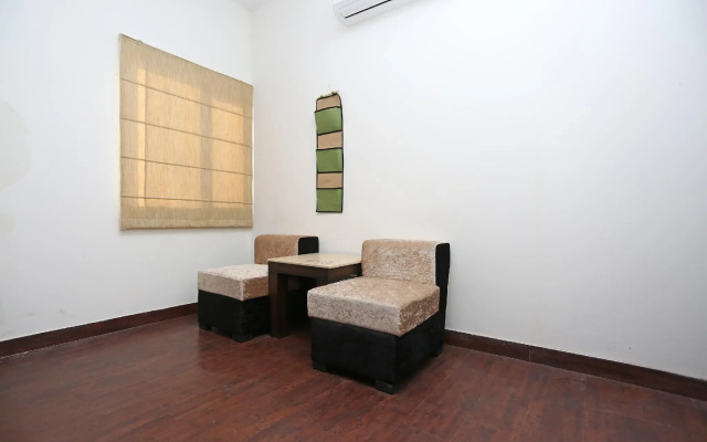 OYO 11337 Asian Hospitality