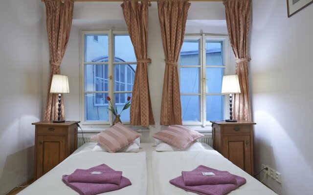 Отель Golden Apple Apartments Чехия, Прага - отзывы, цены и фото номеров - забронировать отель Golden Apple Apartments онлайн комната для гостей