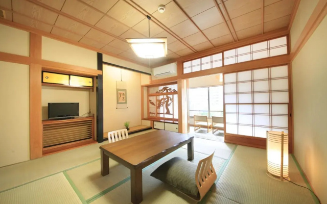 MICASA (Minakami Hot Spring Ryokan)