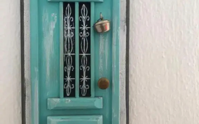 The turquoise house