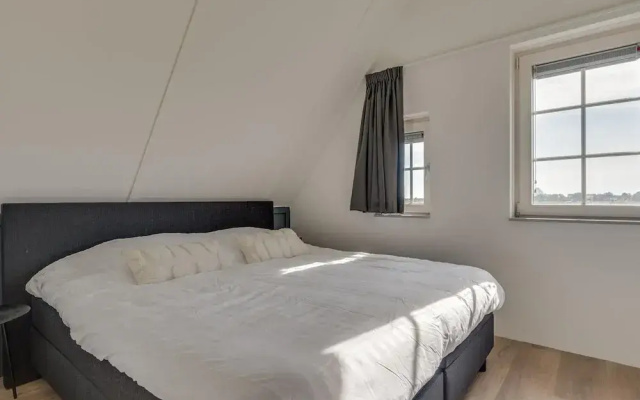 Cozy Holiday Home in a Holiday Park in Zeeland