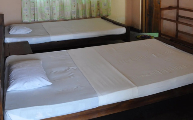 Leesha Tourist Home