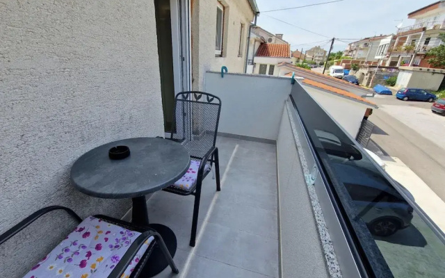 Apartmani Studio Sleeps 2 -parking -private Garden