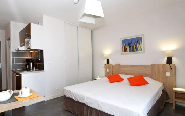 Modern Seaside Apartment