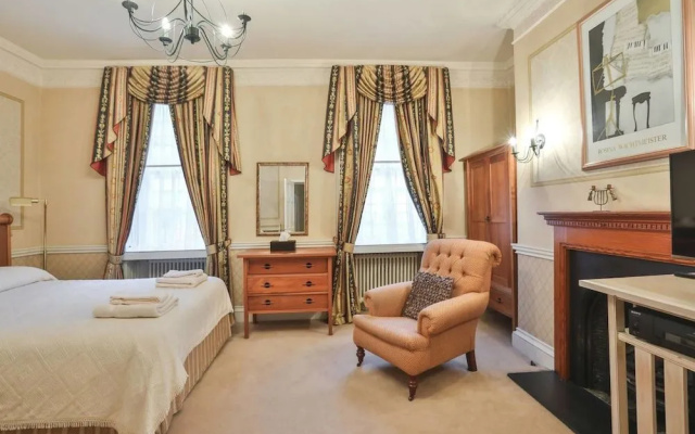 Luxury and Modern Bayswater Apartment