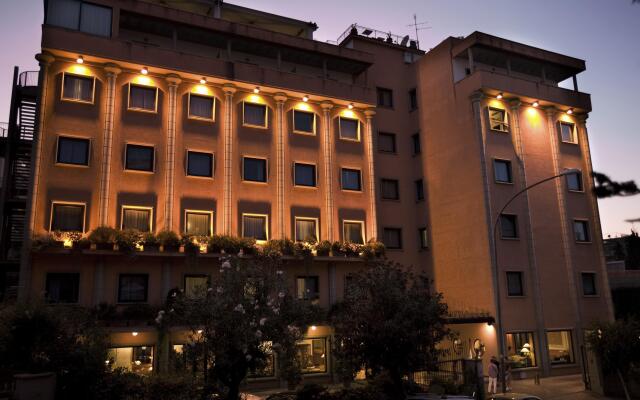 Grand Hotel Tiberio вид на фасад