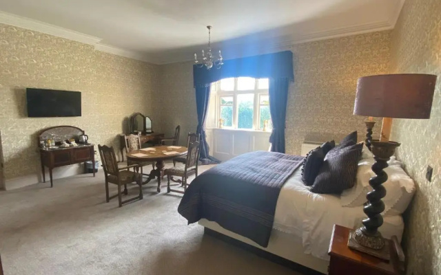 Rossington Hall
