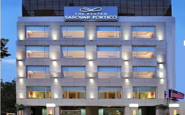 Отель The Ashtan Sarovar Portico Индия, Нью-Дели - отзывы, цены и фото номеров - забронировать отель The Ashtan Sarovar Portico онлайн вид на фасад