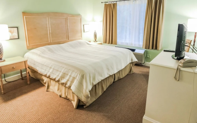Holly Tree Resort