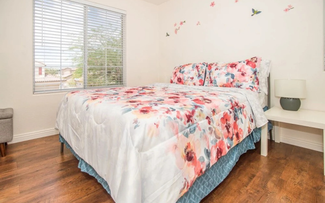Grey High Roller - 4Bd 3Ba