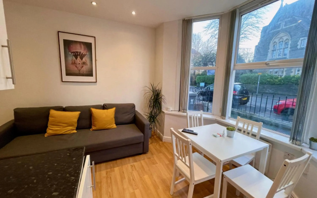 Bute Park Apartment w/ Heating + Private Bathroom