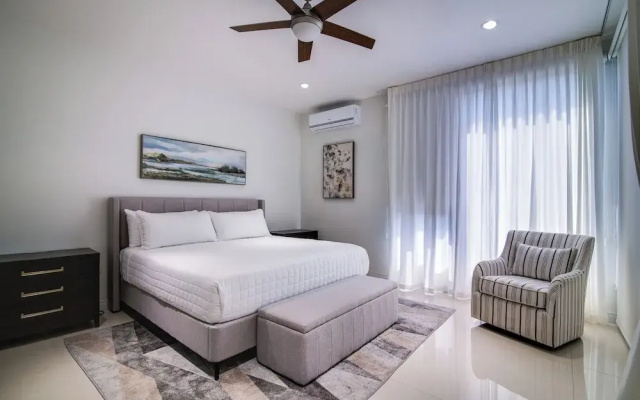 Luxury Oceanfront Villa Fully Staffed