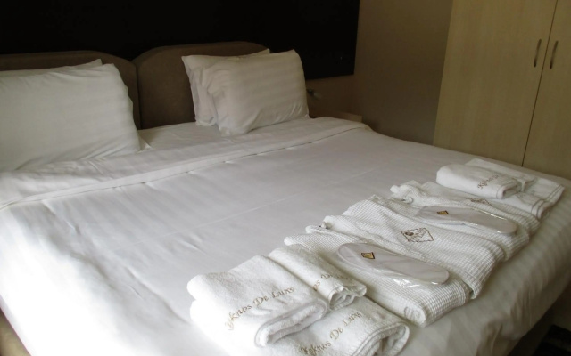 Kyknos De Luxe Suites & Rooms