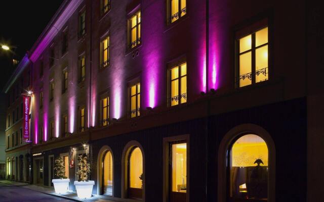 Отель La Cour des Augustins Boutique Gallery Design Hotel Швейцария, Женева - отзывы, цены и фото номеров - забронировать отель La Cour des Augustins Boutique Gallery Design Hotel онлайн вид на фасад