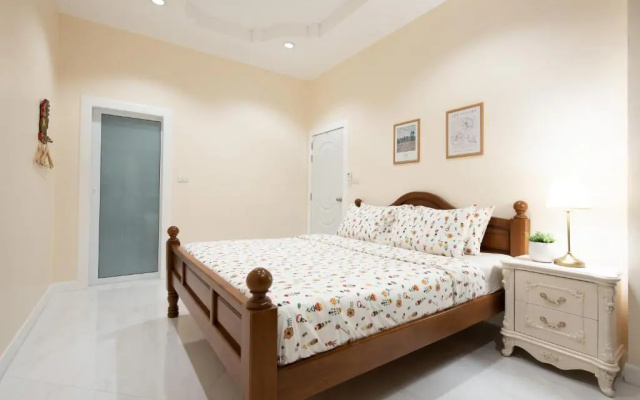 Baan Bussarin (B5) Huahin88