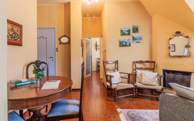 Gothic Apartments - 1st-Floor Studio 2