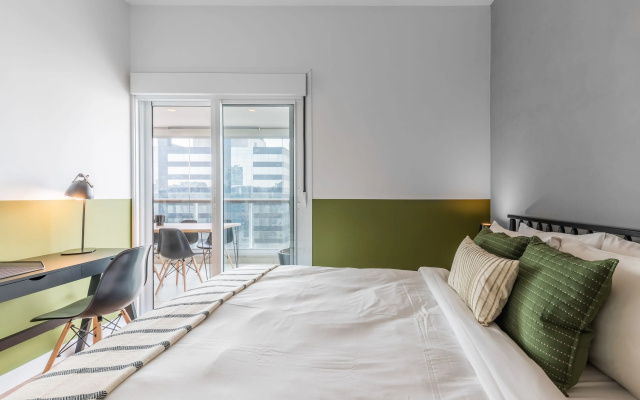 Apartamento completo com varanda | Vila Olímpia