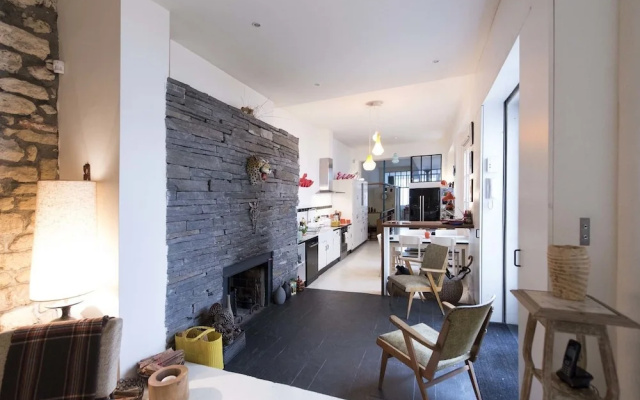 Loft Style Apartment With A Workshop Studio
