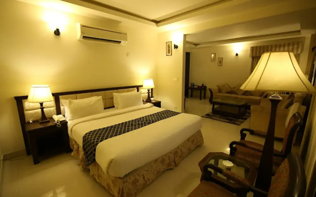 Desert Palm Hotel