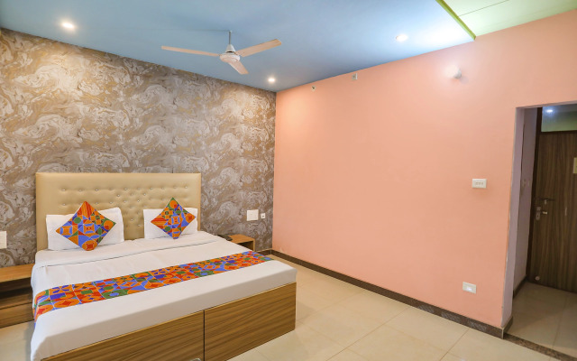 Fabhotel Kriti Green