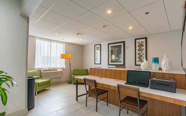 Holiday Inn Express Swansea