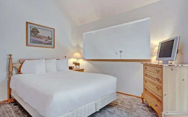 River Mnt Lodge E204
