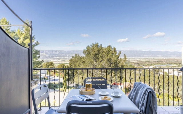 Riverfront Retreat Near Cannes