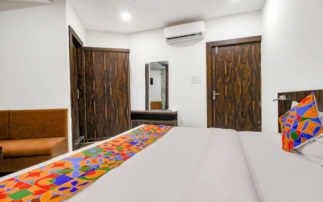 Hotel HTC By OYO Rooms