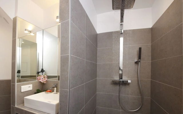 LUX 4BDR Opera Lafayette 2 by Livinparis