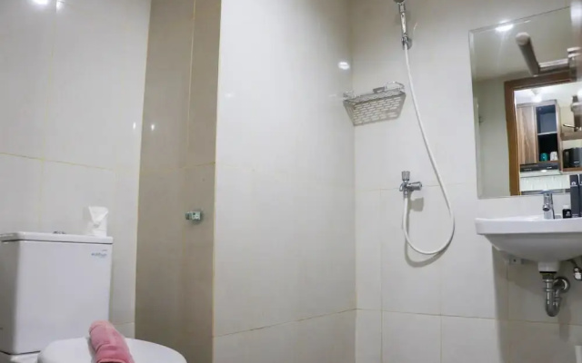 Modern Look and Homey Studio Apartment LRT City Jatibening