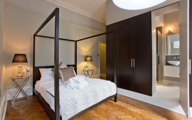 Stunning 2 bed and bath in Kensington