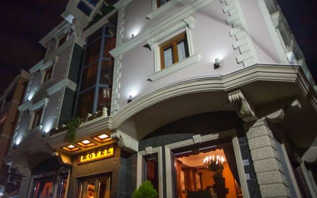 Отель Brilant Antik Hotel Албания, Тирана - отзывы, цены и фото номеров - забронировать отель Brilant Antik Hotel онлайн вид на фасад