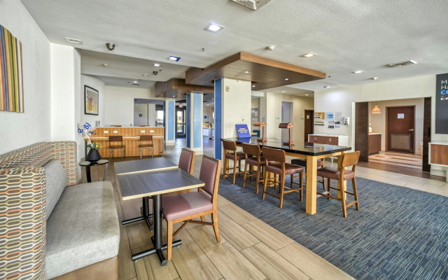 Holiday Inn Express Suites Beeville by IHG