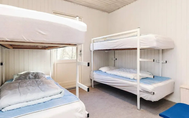 Holiday Home With Shared Bathroom, Kitchen