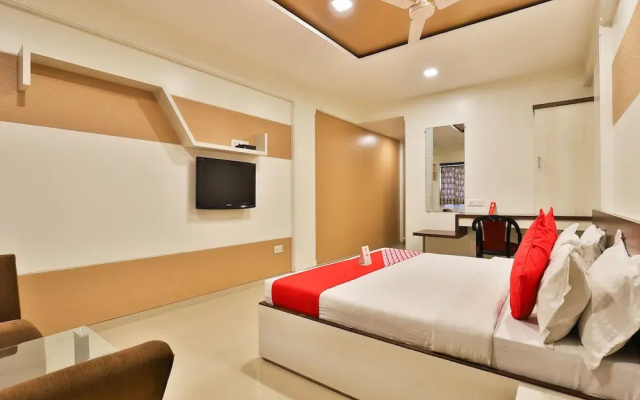 OYO 14235 Hotel Ostria