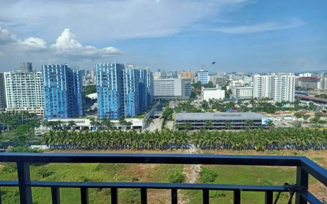 Len's Den3 2BR Condo Mall of Asia Manila