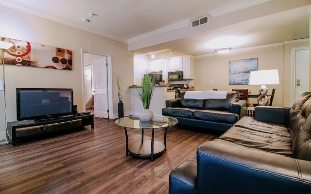 Prime Location Luxury Westwood Apt 111