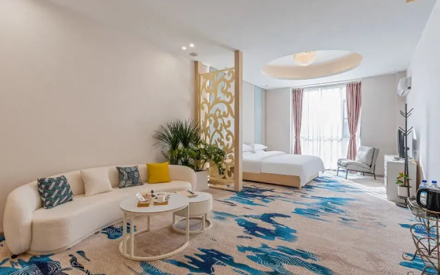 Huaning Hotel
