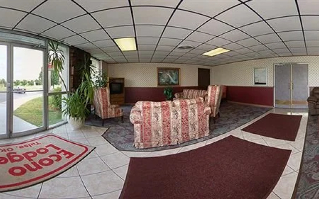 Econo Lodge Tulsa Airport