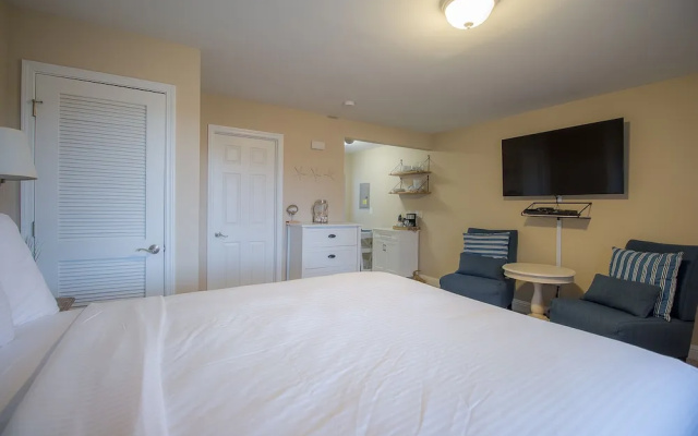Oak Shores-Oak Shores Studio 4