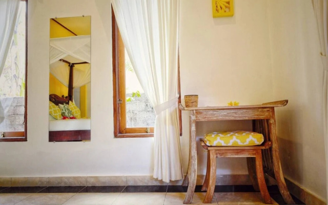 Kirana Homestay - Sunshine Bungalow