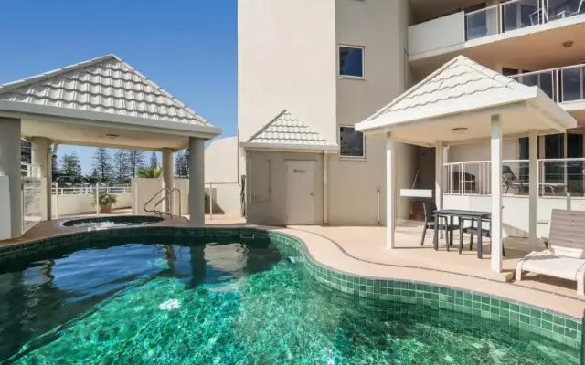 Mooloolaba Beachfront Apartment