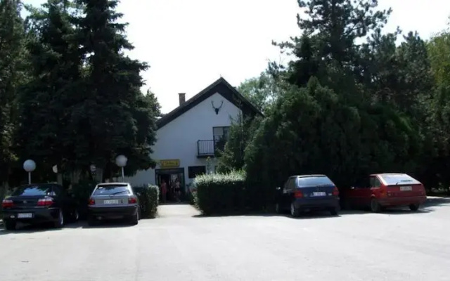 Jelen Guesthouse