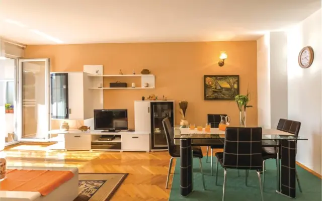 Stunning Home in Ploce With Wifi and 2 Bedrooms
