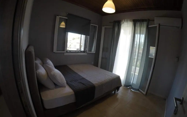 Nikos psathaki apartment