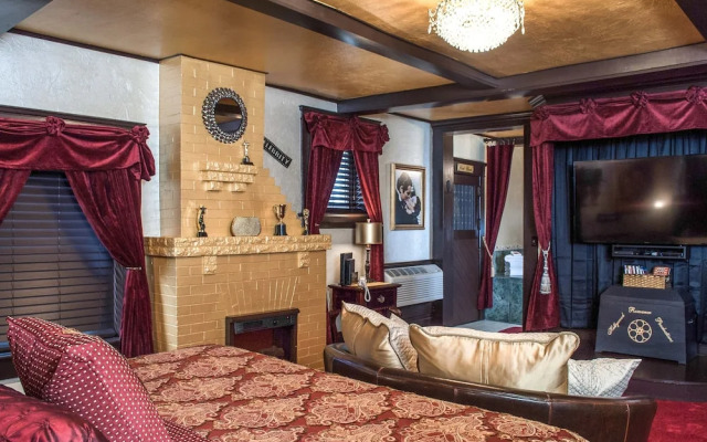 The Anniversary Inn Logan