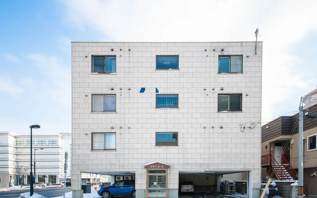 Silk Court 202
